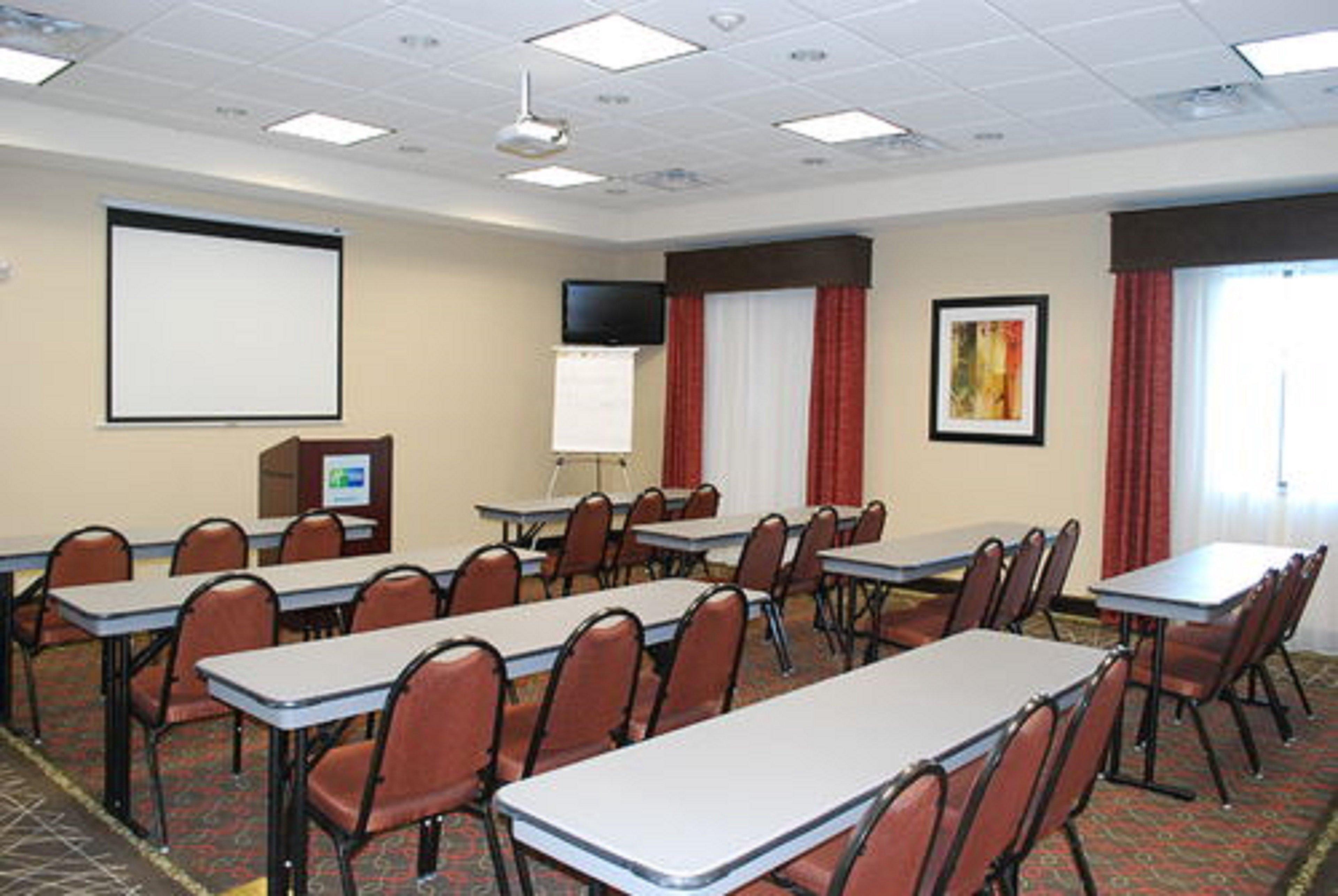 Holiday Inn Express & Suites Houston South - Near Pearland By Ihg Exterior photo
