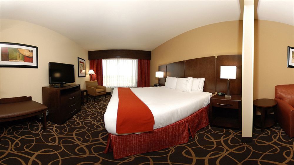 Holiday Inn Express & Suites Houston South - Near Pearland By Ihg Exterior photo